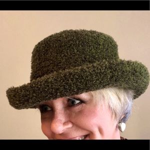 Price drop! Ladies Green Hat